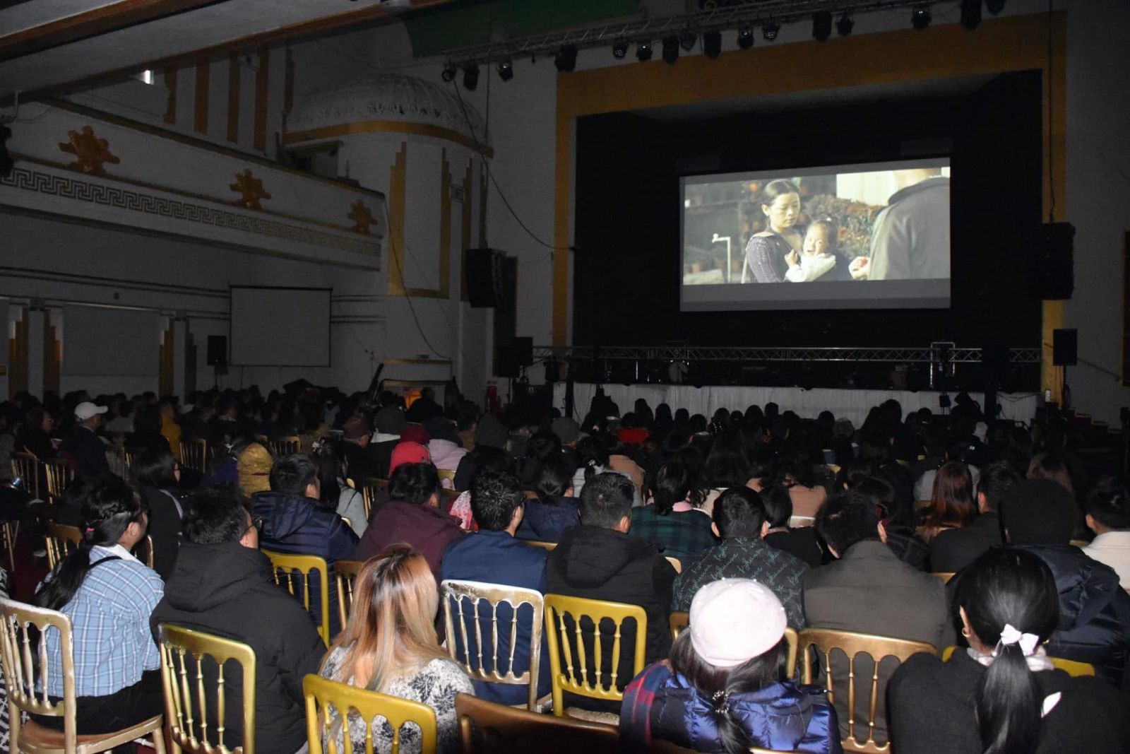 ANJILA UK PREMIERE3